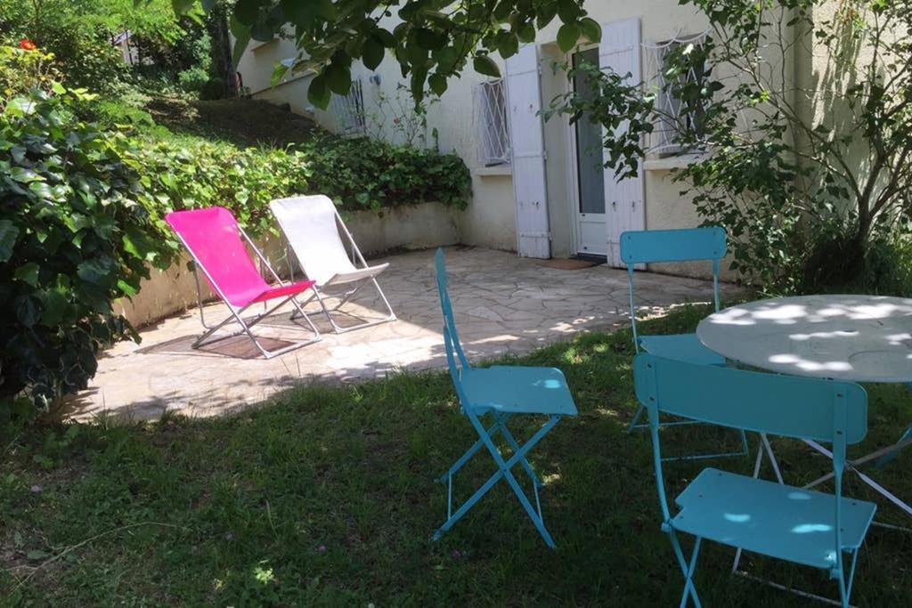 Appartement Avec Vue Panoramique Sur L'Estuaire De La Gironde Plassac  Eksteriør bilde